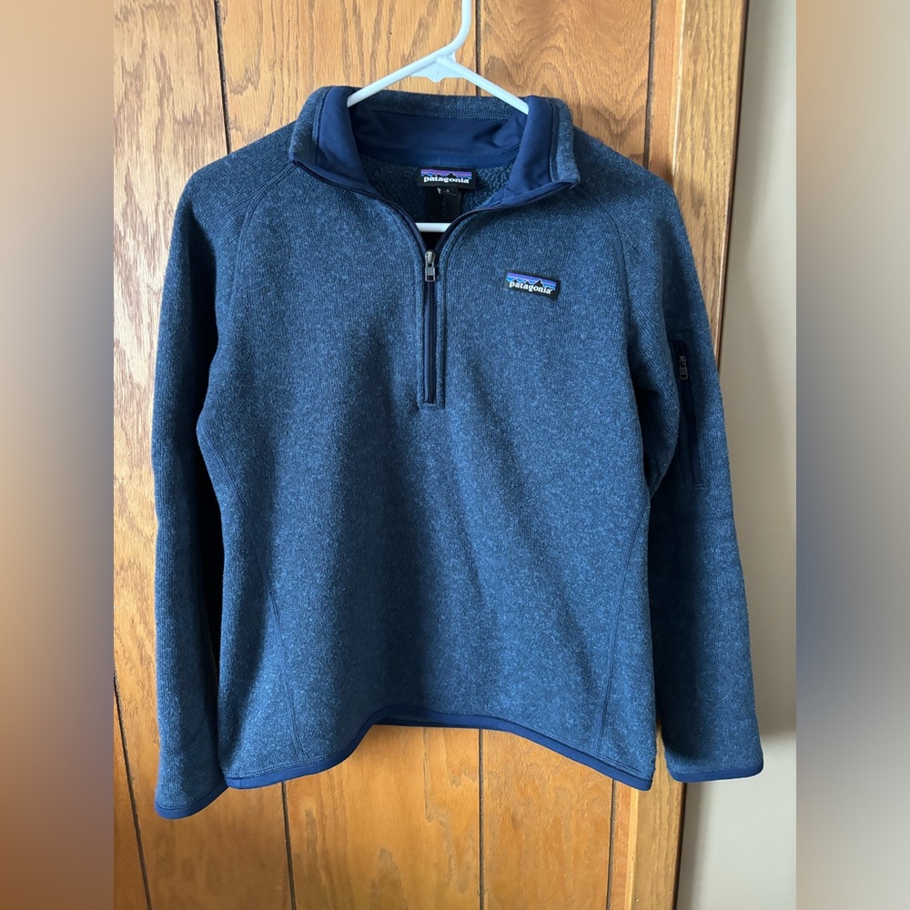 Women’s Patagonia sweatshirt